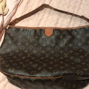 Louie v used shoulder bag